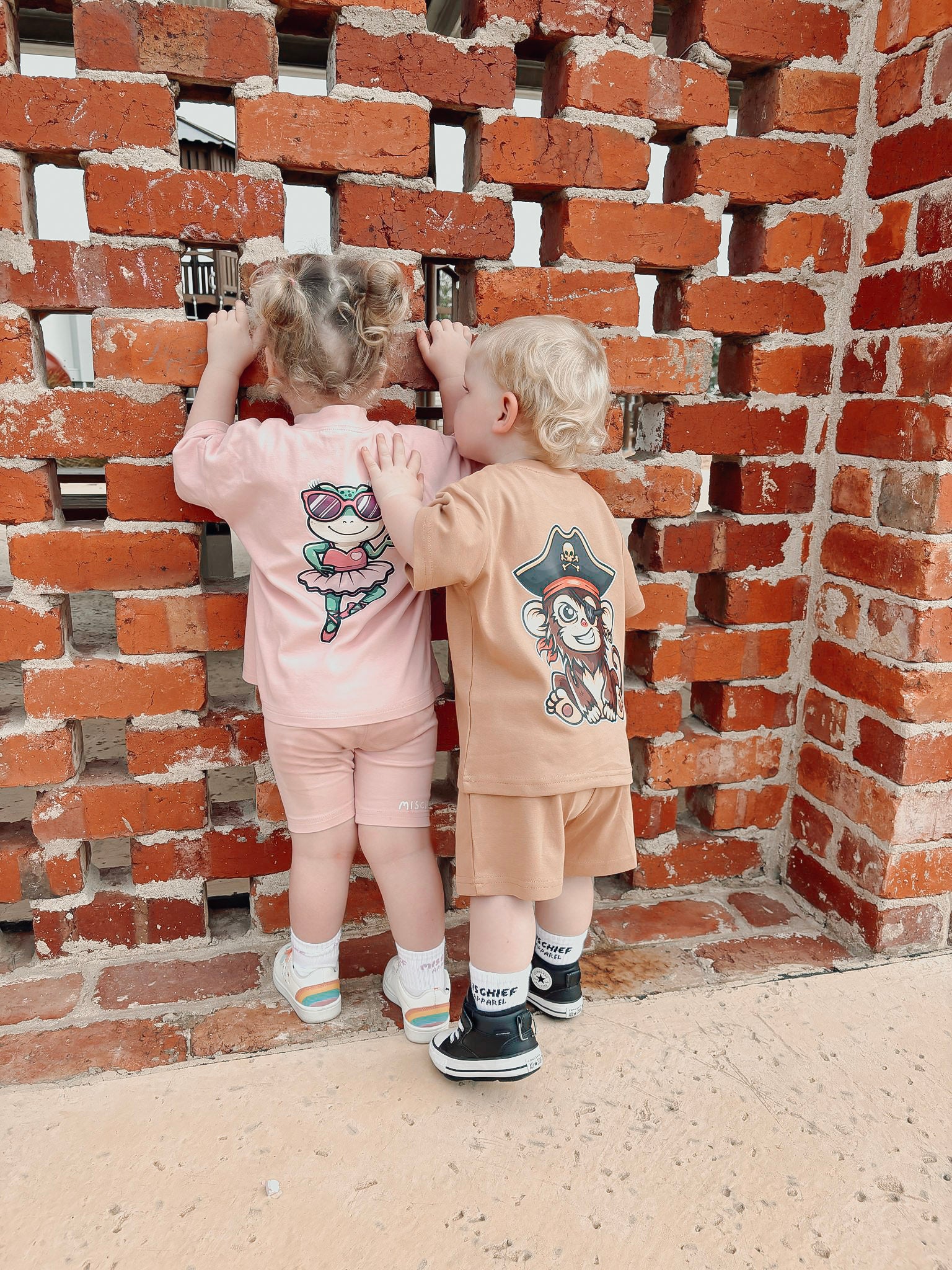 Frog Tee - Pink - Mischief Apparel